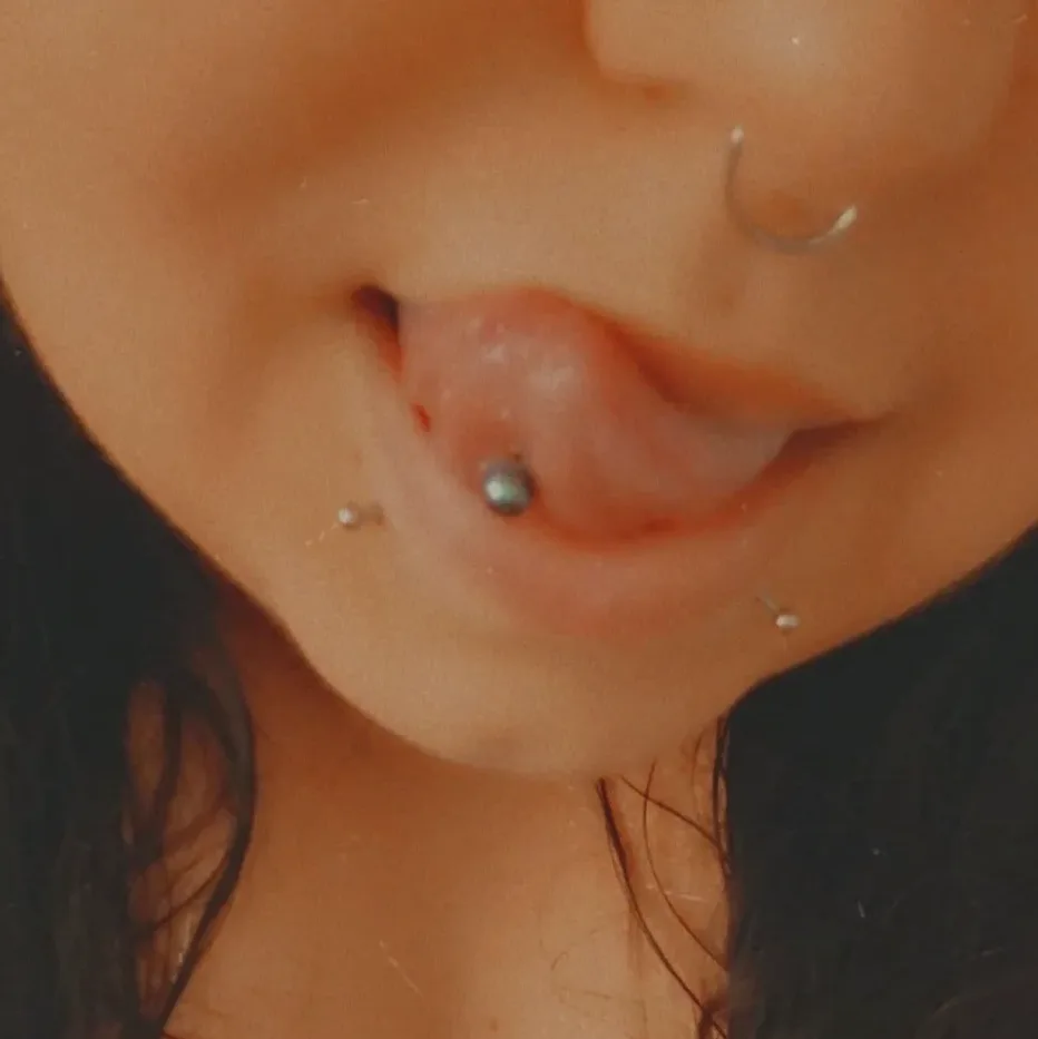 Isla, 30