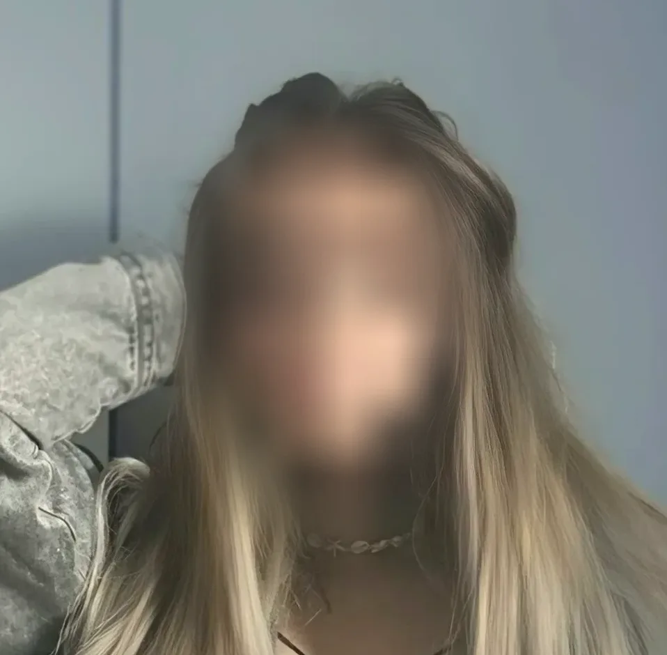Naomi, 21
