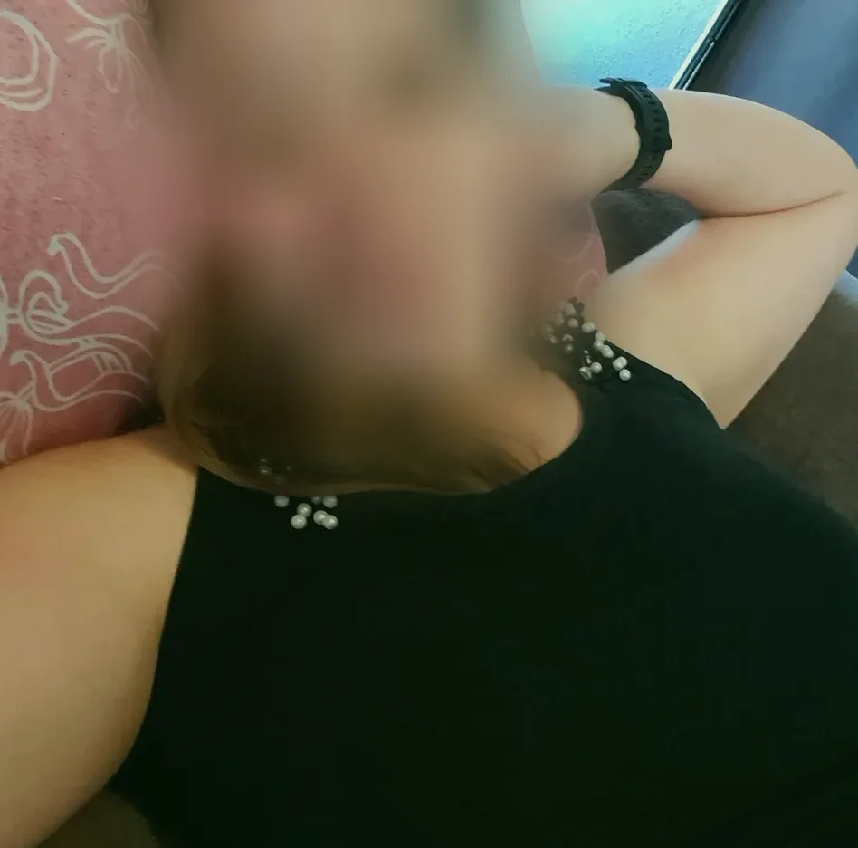 Roisin, 37