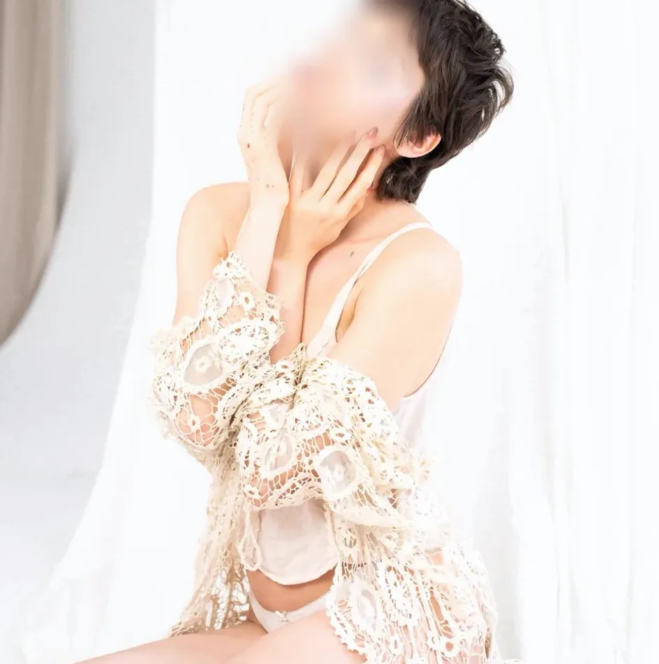 Shannon, 25
